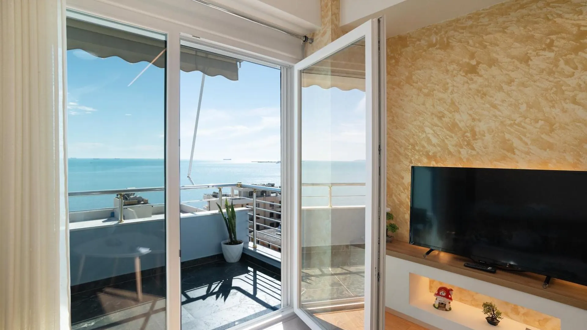The Blue Pearl Apartment 2 Durres